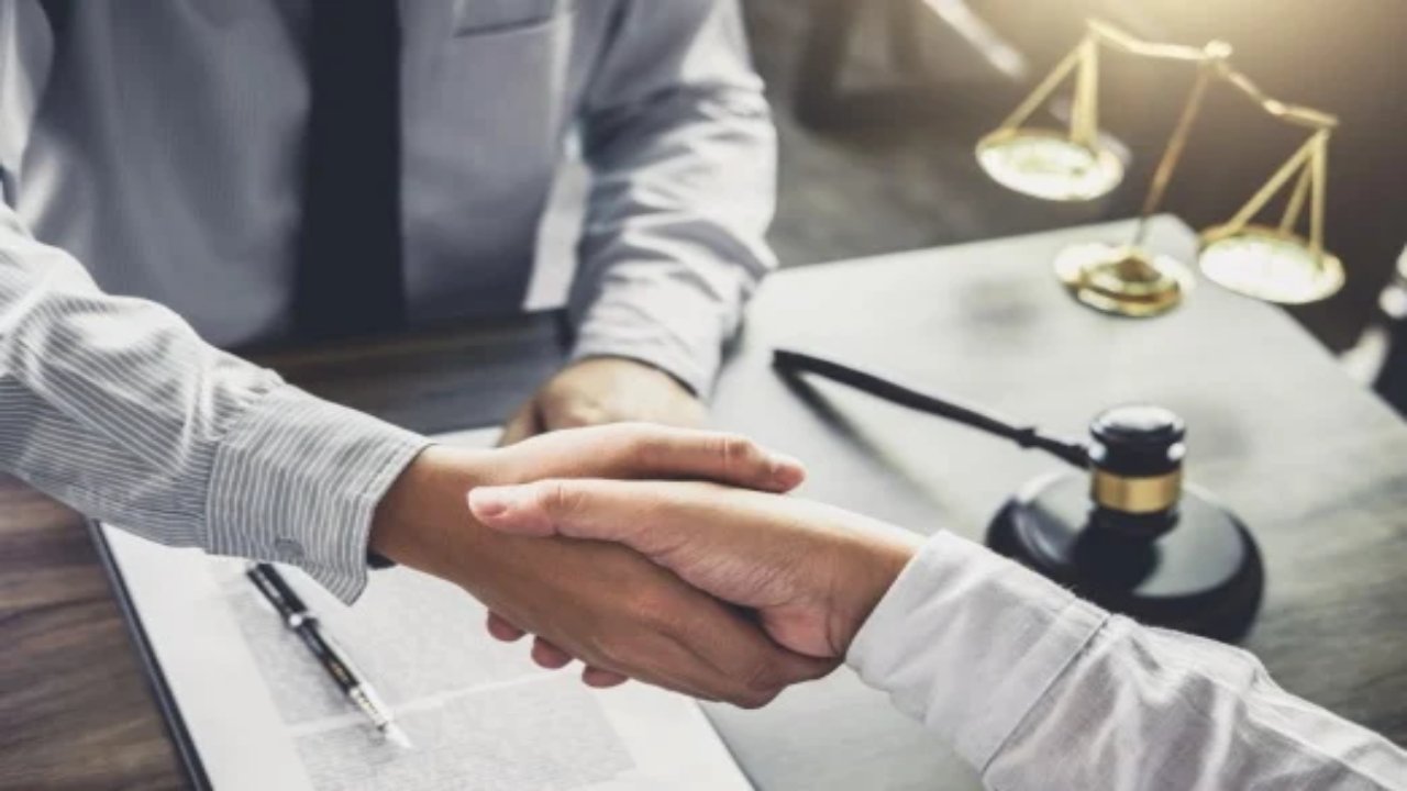 شروط كتابة عقد الامتياز التجاري